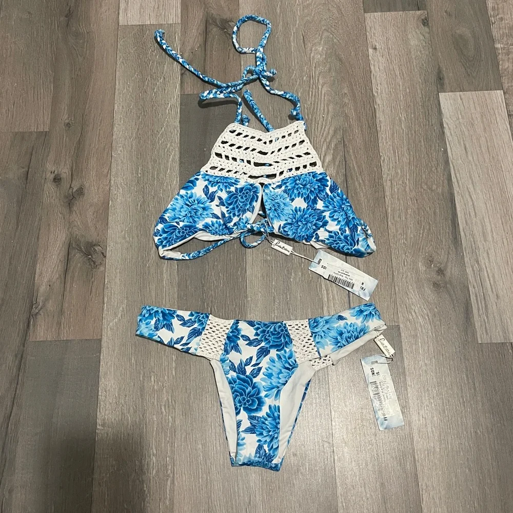 Frankie’s Bikinis Mimi Top Size XS and Malia Bottoms Size Small